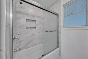 3407 NE 10th St, Mineral Wells, TX 76067 - Photo 16
