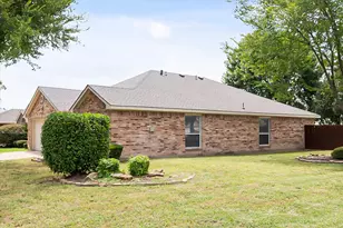 4406 Fox Meadows Ln, Mansfield, TX 76063 - Photo 4