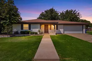 332 S Sealy Ave, Justin, TX 76247 - Photo 34