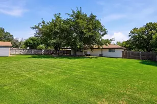 332 S Sealy Ave, Justin, TX 76247 - Photo 6
