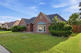 4011 Province Dr, Carrollton, TX 75007 - Photo 4