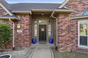 4011 Province Dr, Carrollton, TX 75007 - Photo 4
