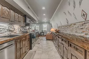 1011 Pawnee Trail, Granbury, TX 76048 - Photo 6