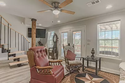 1011 Pawnee Trail, Granbury, TX 76048 - Photo 4