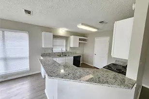 4735 Hollow Tree Dr, Arlington, TX 76018 - Photo 8
