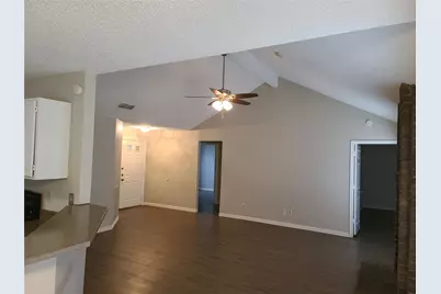 4735 Hollow Tree Drive, Arlington, TX 76018 - Photo 4