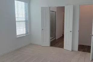 9901 Diamondhead Dr, Fort Worth, TX 76179 - Photo 6