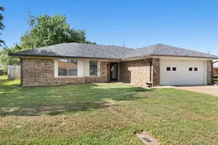 2703 Regal Dr, Denison, TX 75020 - Photo 1