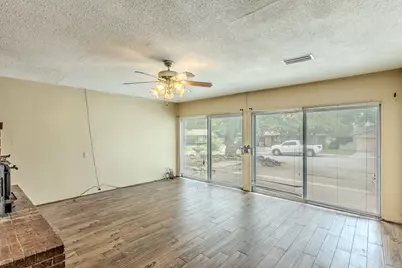3029 Esters Court, Irving, TX 75062 - Photo 10