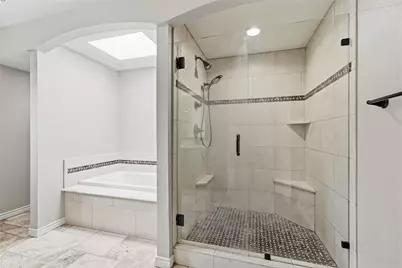 2930 Peninsula Drive, Grapevine, TX 76051 - Photo 18
