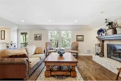 2930 Peninsula Drive, Grapevine, TX 76051 - Photo 4