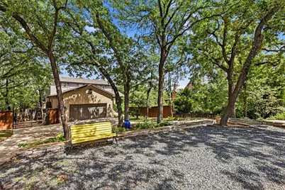 2930 Peninsula Drive, Grapevine, TX 76051 - Photo 8
