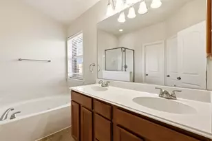 1435 Chase Ln, Irving, TX 75063 - Photo 14