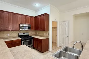 211 Parakeet Dr, Little Elm, TX 75068 - Photo 4