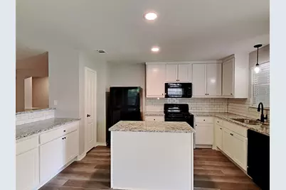 2161 Lone Pecan Drive, Mesquite, TX 75181 - Photo 2