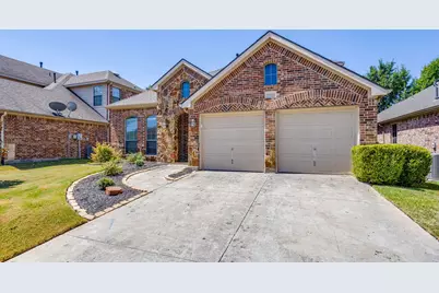 7023 Beacon Drive, Grand Prairie, TX 75054 - Photo 2