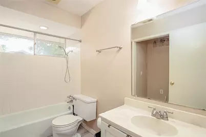 1206 Farnham Court E, Irving, TX 75062 - Photo 18