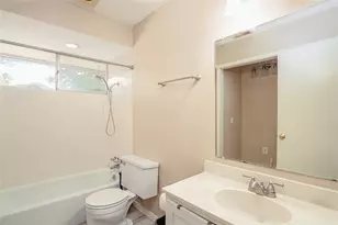 1206 Farnham Ct E, Irving, TX 75062 - Photo 18