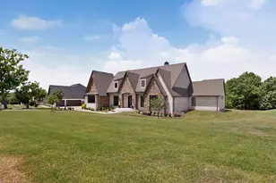 413 Charlie Joseph Dr, Van Alstyne, TX 75495 - Photo 4