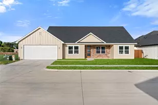 548 Highview Ct, Godley, TX 76044 - Photo 2