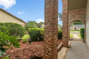 3302 Ivanhoe Ln, Garland, TX 75044 - Photo 2
