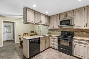 3101 Becky Ct, Garland, TX 75044 - Photo 8
