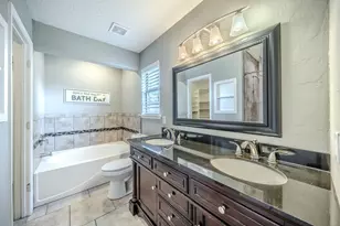 1813 Canyon Ridge St, Fort Worth, TX 76131 - Photo 12