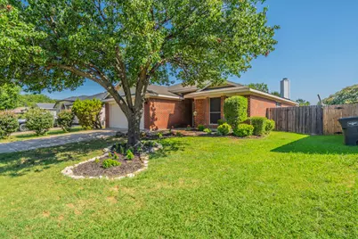 1813 Canyon Ridge Street, Fort Worth, TX 76131 - Photo 2