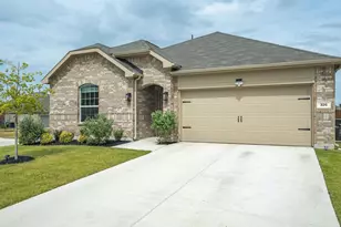 326 Texas Trl, Justin, TX 76247 - Photo 34