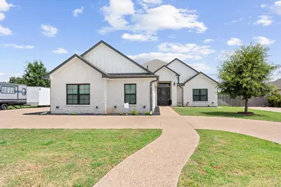 205 Fox Run Lane, Robinson, TX 76706 - Photo 1