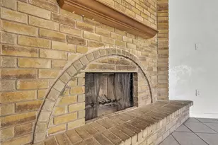 6705 Greenfield Dr, Arlington, TX 76016 - Photo 4