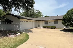 1006 McCallum Dr, Garland, TX 75042 - Photo 2
