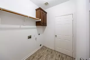 9127 Aristocrat Ln, Frisco, TX 75013 - Photo 8