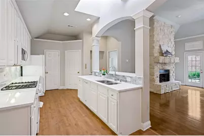 8012 Springmoss Drive, Plano, TX 75025 - Photo 12
