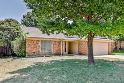 813 Bristol Avenue, Saginaw, TX 76179 - Photo 2