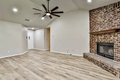 813 Bristol Avenue, Saginaw, TX 76179 - Photo 6
