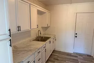 506 W Trinity St, Groesbeck, TX 76642 - Photo 2