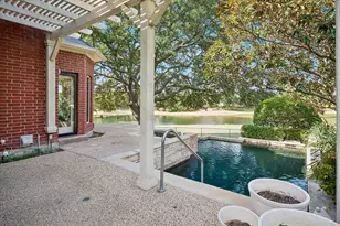 7501 Sweetgum Dr, Irving, TX 75063 - Photo 32