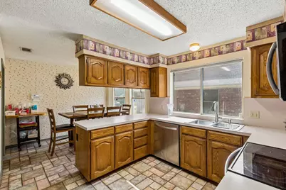 903 Wyndham Place, Arlington, TX 76017 - Photo 10
