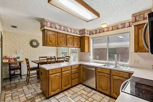 903 Wyndham Pl, Arlington, TX 76017 - Photo 10