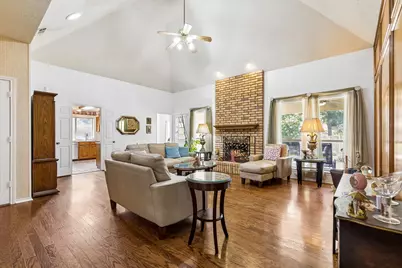 903 Wyndham Place, Arlington, TX 76017 - Photo 4