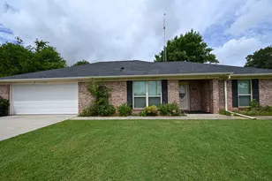 2951 N Trinity St, Decatur, TX 76234 - Photo 1
