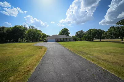 2951 N Trinity Street, Decatur, TX 76234 - Photo 2