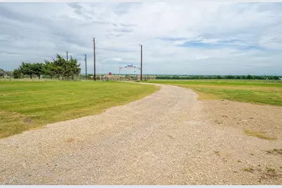 1010 County Road 382, Era, TX 76238 - Photo 6
