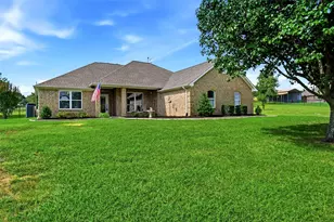 114 Bolivar Dr, Weatherford, TX 76085 - Photo 1