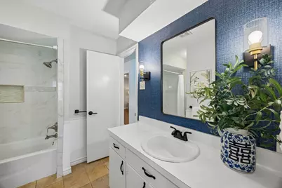 9734 Queenswood Lane, Dallas, TX 75238 - Photo 24