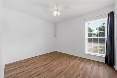 829 W Crossland Boulevard, Grand Prairie, TX 75052 - Photo 20
