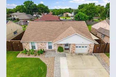 829 W Crossland Boulevard, Grand Prairie, TX 75052 - Photo 4