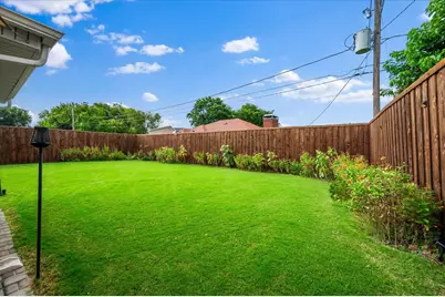 829 W Crossland Boulevard, Grand Prairie, TX 75052 - Photo 30