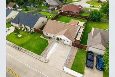 829 W Crossland Boulevard, Grand Prairie, TX 75052 - Photo 34